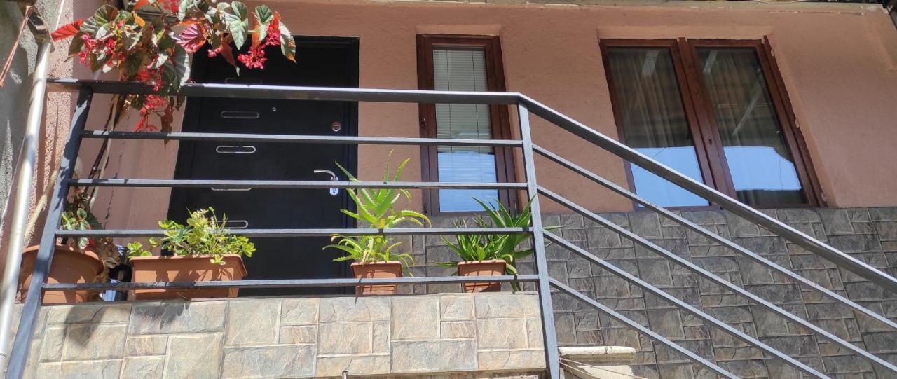 Family Apartament Tbilisi Exterior foto