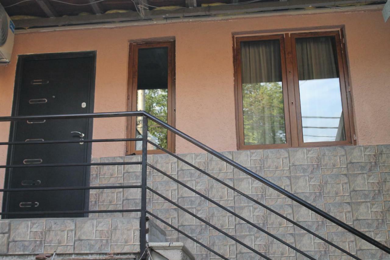 Family Apartament Tbilisi Exterior foto